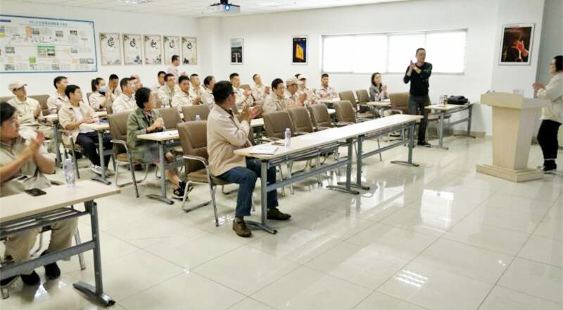 講安全不離口,講規章規章不離手(圖3) 講安全不離口,講規章規章不離手(圖3)