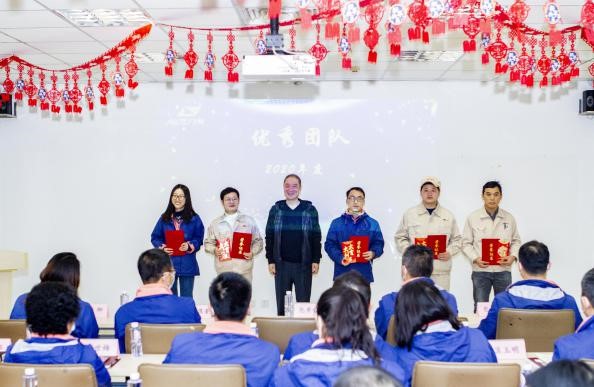 拼搏締造戰績,協同成就未來(圖16) 拼搏締造戰績,協同成就未來(圖16)